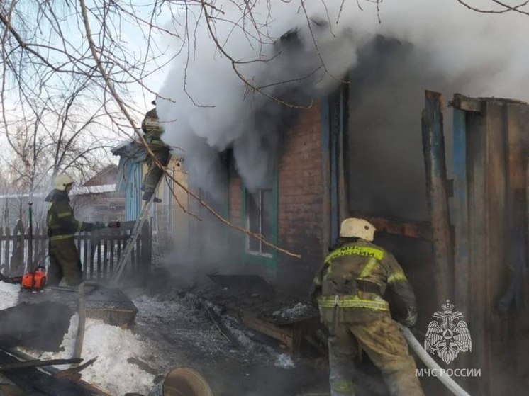 В Алтайском крае в пожаре пострадал мужчина