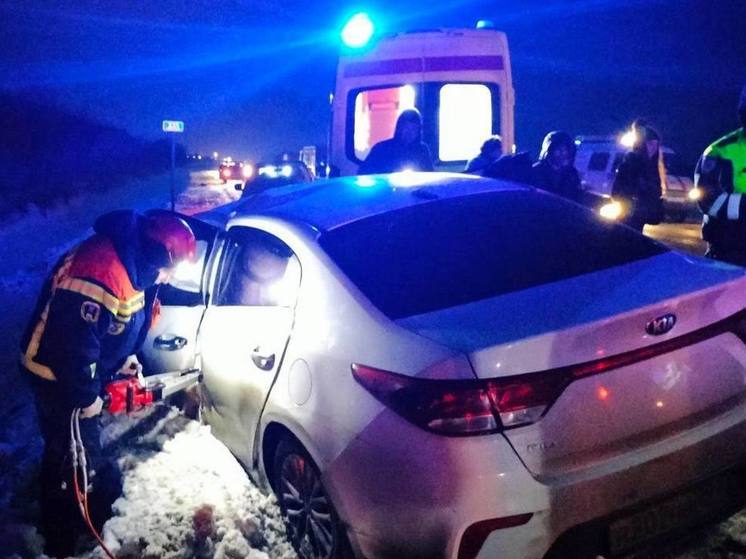 Три человека погибли, двое пострадали в ДТП под Саратовом