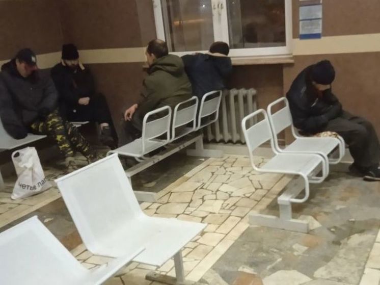 Вокзал в Ступино превратился в приют для бездомных