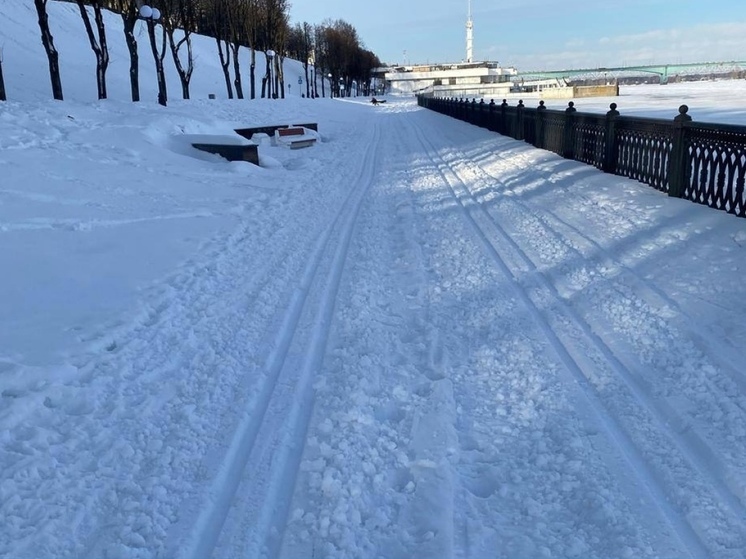 В Ярославле «освежили» лыжню на нижнем ярусе Волжской набережной