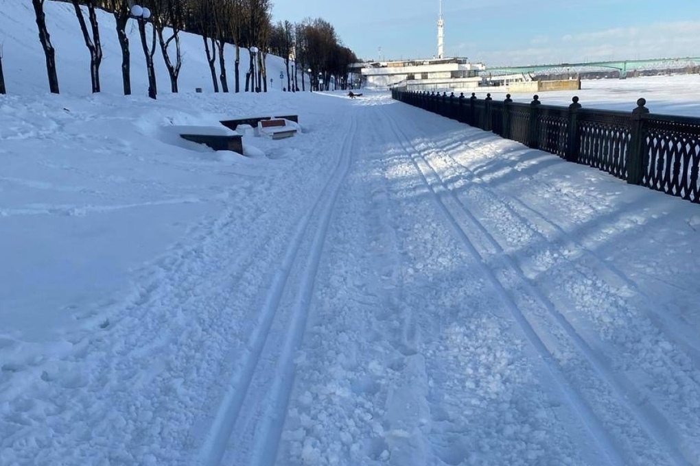In Yaroslavl, the ski track on the lower tier of the Volzhskaya embankment was “refreshed”