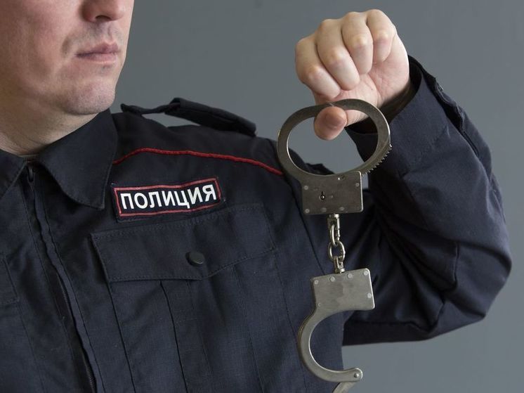 Мужчина украл два бриллиантовых кольца в Москве