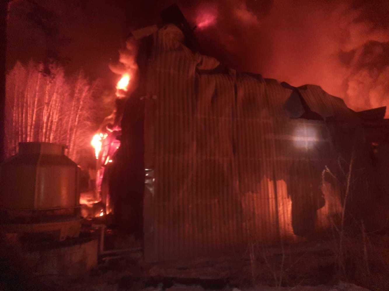 Сотрудники МЧС ликвидировали пожар на складе в Судогодском районе
