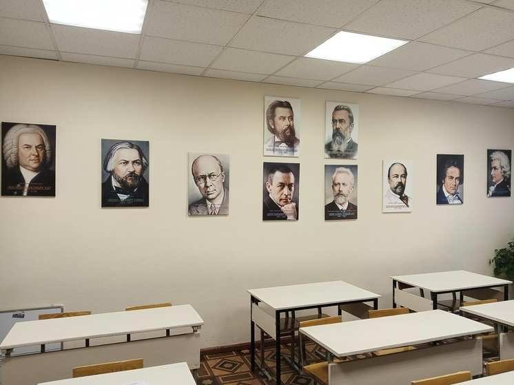 В Боровичскую школу искусств доставили новое оборудование для занятий