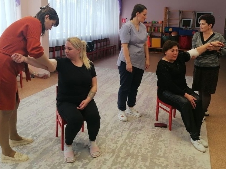 В Короче работники детсада научились оказывать первую помощь