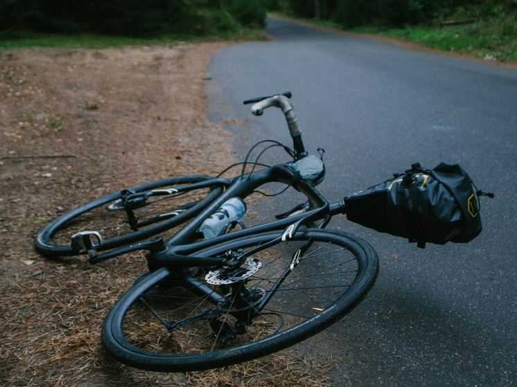 Сталкивавшие ради развлечения велосипедистов в кюветы французы осуждены за организованное насилие0