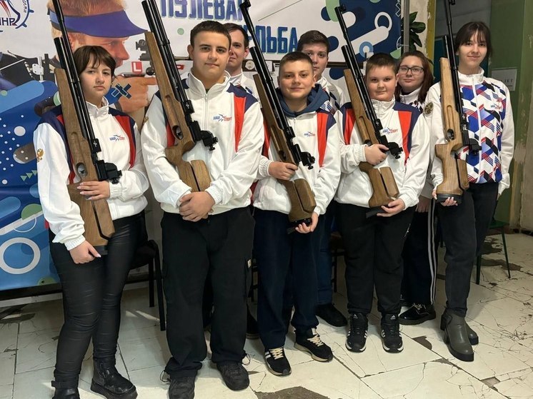 Спортшкола олимпийского резерва в Луганске получила в дар форму и снаряжение для учеников