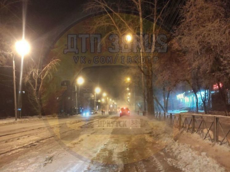В Октябрьском округе Иркутска вода залила несколько важных улиц
