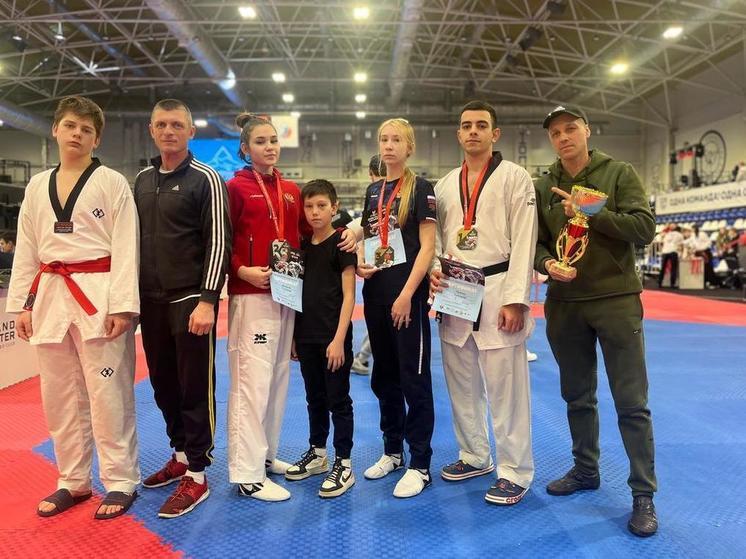 Астраханцы взяли 5 медалей на турнире по тхэквондо-ВТФ в Ростове-на-Дону