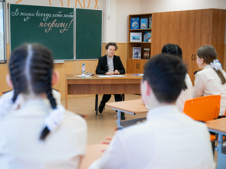 Наталья Комарова провела открытый урок для школьников Радужного