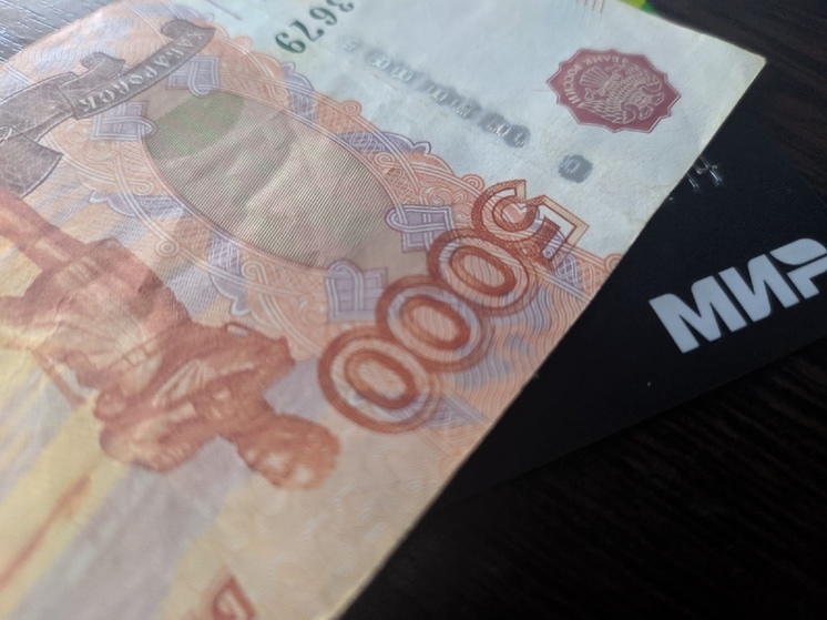 Вологжане могут снять наличные не только в банкоматах, но и через кассы магазинов