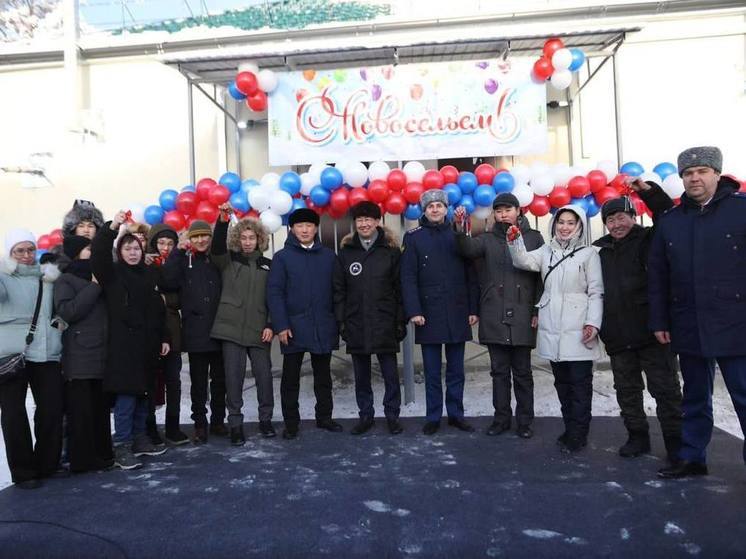 В Якутии ключи от новых квартир вручили сиротам