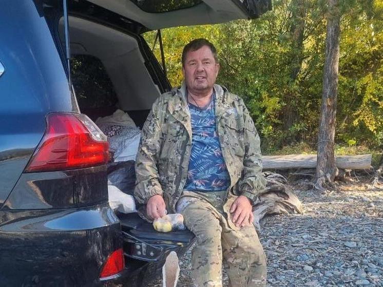 В Новосибирске владельца отеля «Золотой лев» похоронили с замотанной головой