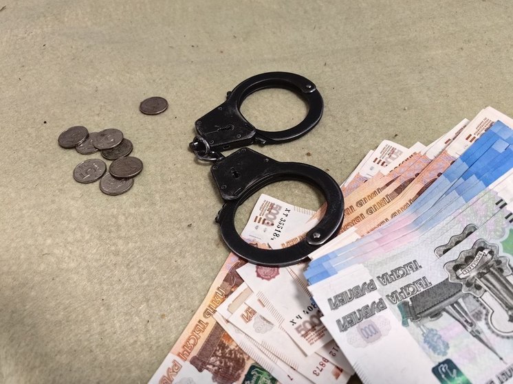 Продавца поддельных страховок задержали в Хабаровске