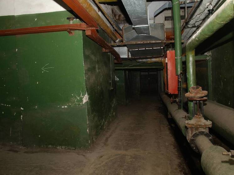 Коммунальщики сдавали на металлолом, украденные из подвалов детали