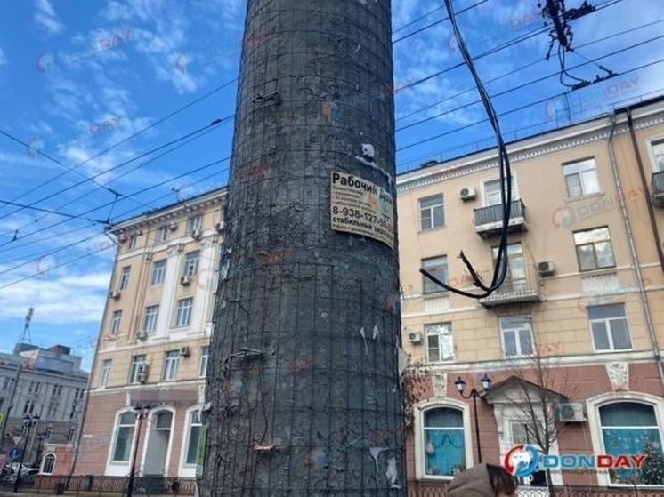 В Ростове на центральном рынке под напряжением повис оголенные кабель
