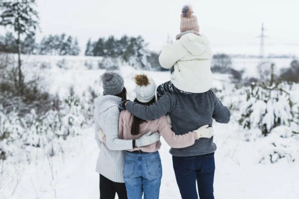 Родители и дети. Помощь многодетным к школе. Закон о многодетных 2024. Материальная помощь многодетным семьям. Предоставление материальной помощи многодетным семьям.