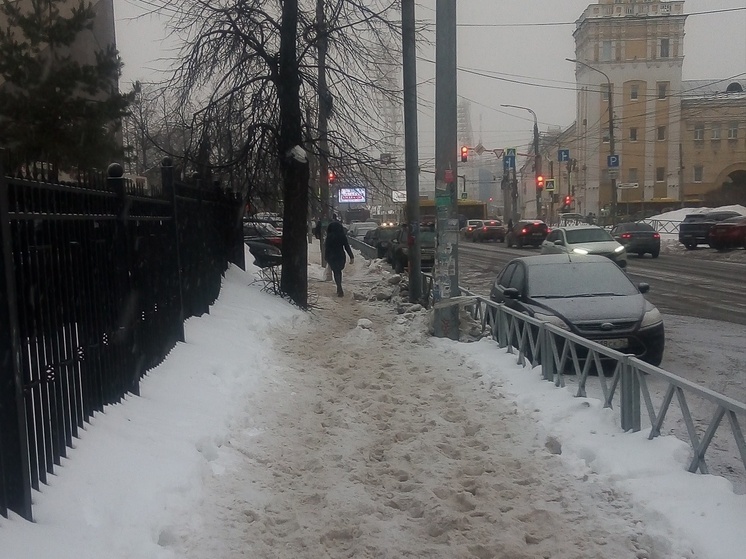 Жители Ярославля жалуются на тротуары в центре города