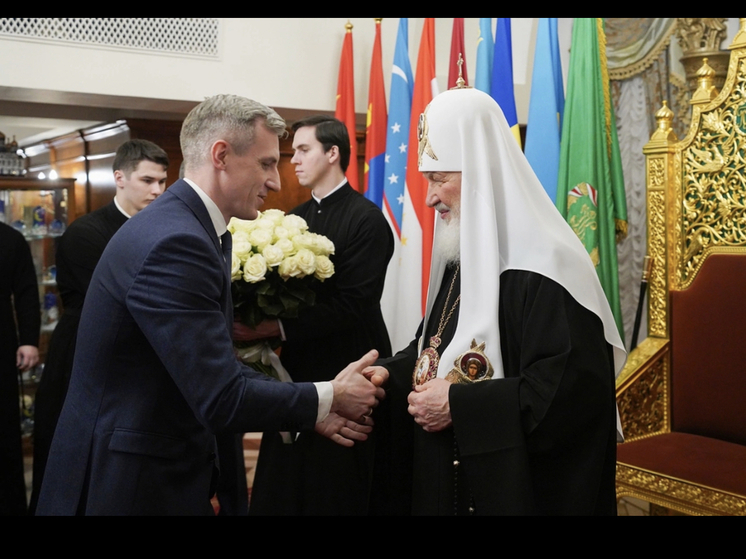 Василий Анохин принял участие в праздничной службе по случаю 15-й годовщины интронизации Патриарха