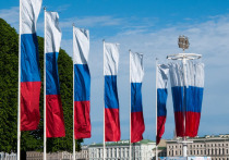На рассмотрение Госдумы будет вынесен проект закона, предписывающий всем образовательным учреждениям в стране в обязательном порядке размещать российский флаг