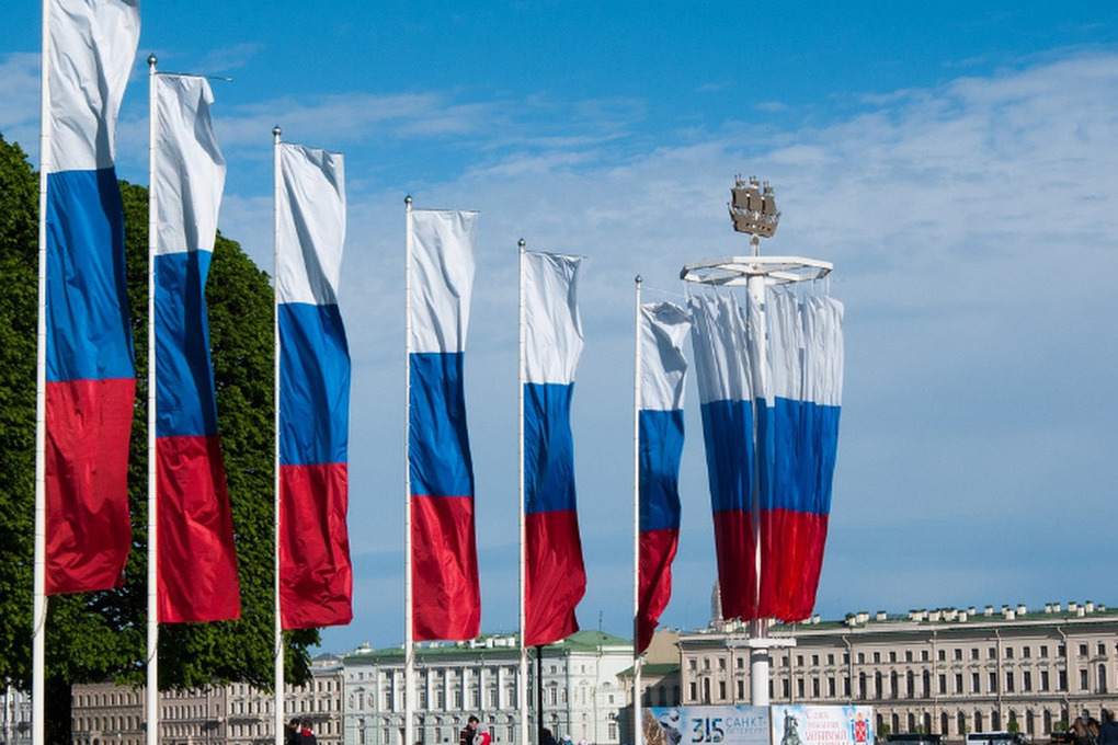 A bill on displaying the flag in educational institutions was introduced to the State Duma