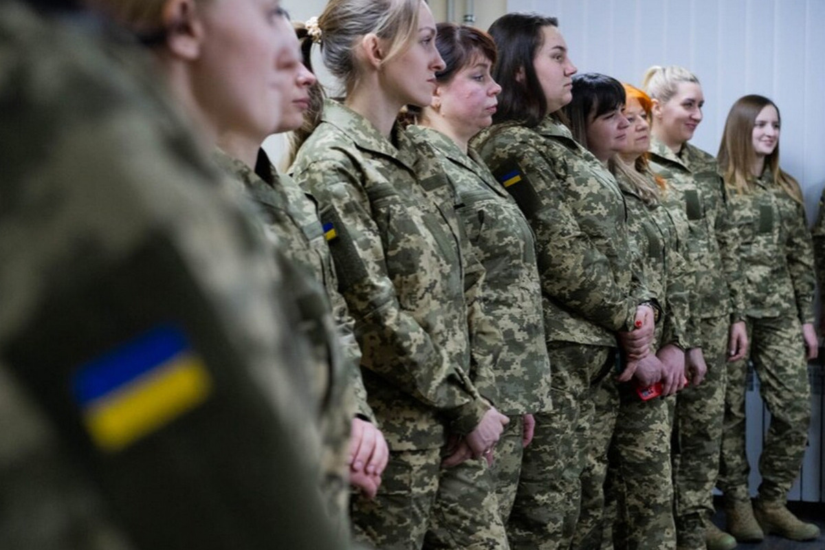 The Armed Forces of Ukraine began issuing women's military uniforms