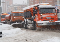 Расчистка дорог от снега оставляет желать лучше, а ждать общественный транспорт по 40 минут - это безобразие, считает Раис РТ.