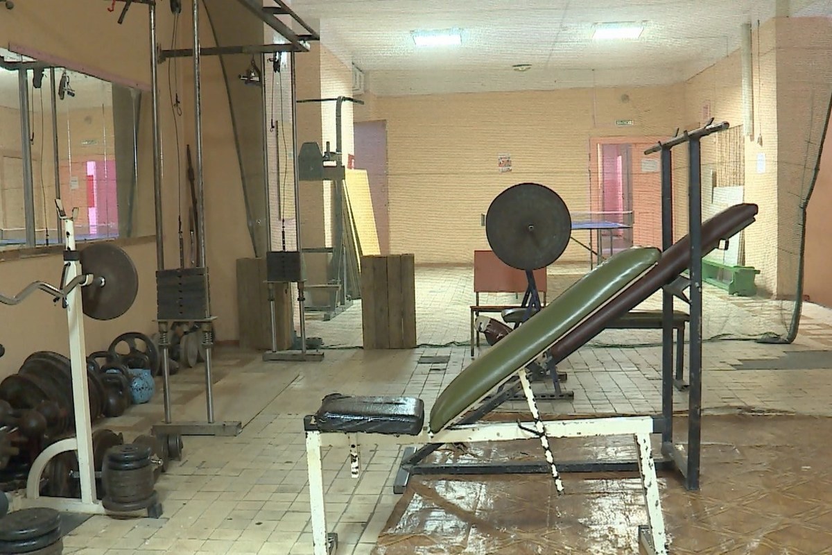 Костромские модернизации: актовый зал Нейской спортивной школы станет поселковым фитнес-центром