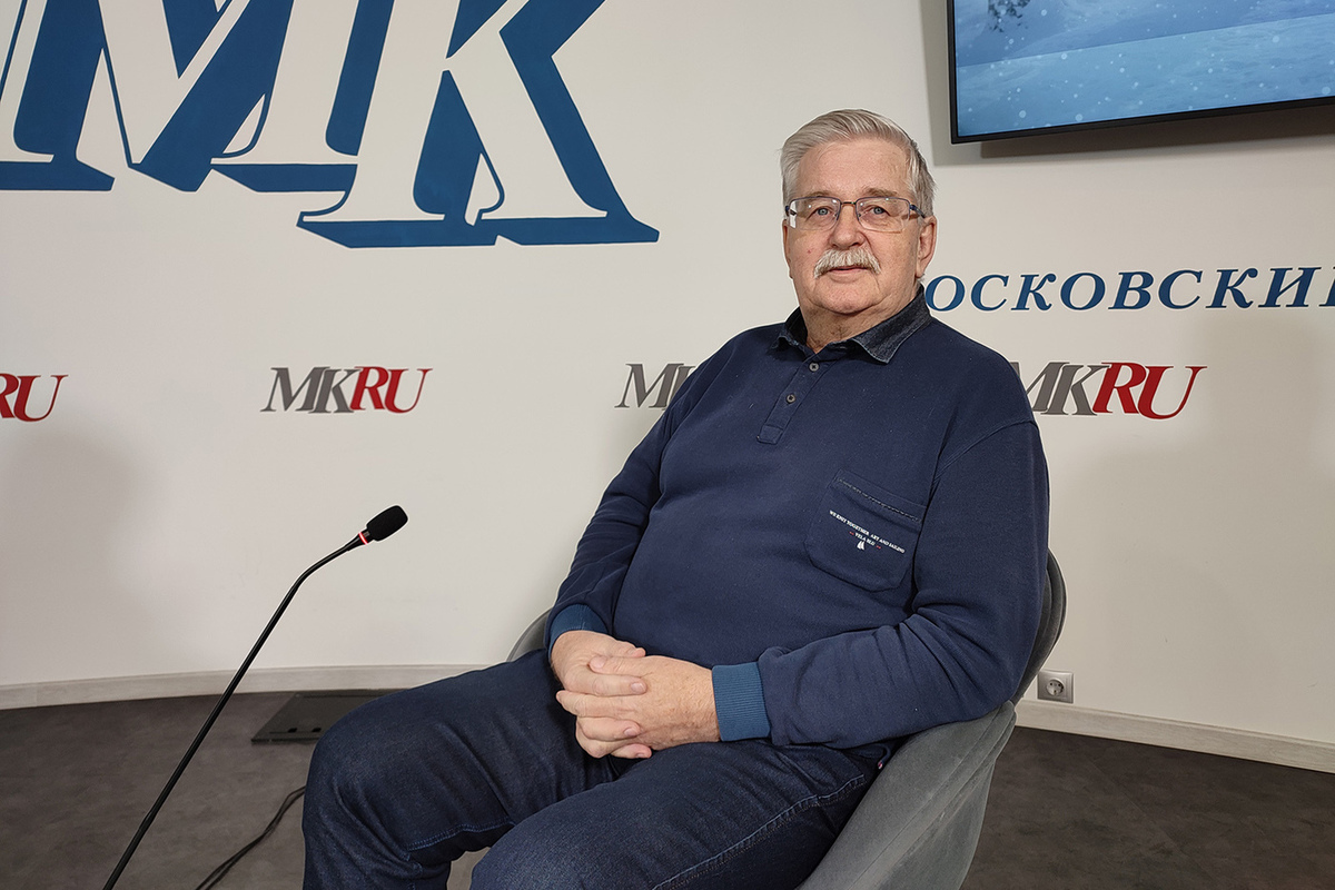 Задачи про часы со стрелками. Активность источника. Какой угол образуют часовая и минутная стрелки часов. Течение 2 3 часов более. Биоритмы человека по часам суток таблица.