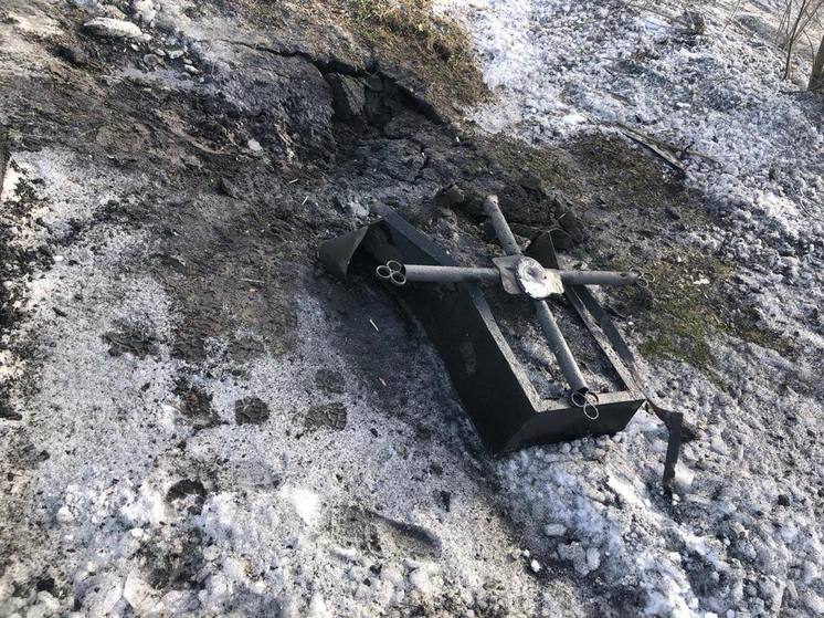 Под Харьковом пьяный комбат ВСУ подорвал гранатами могилу своего отца