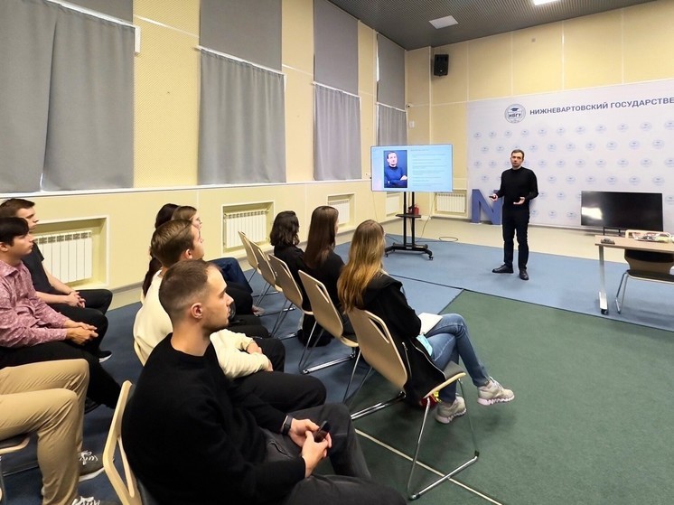 В вузе Нижневартовска проводят бизнес-турнир для школьников