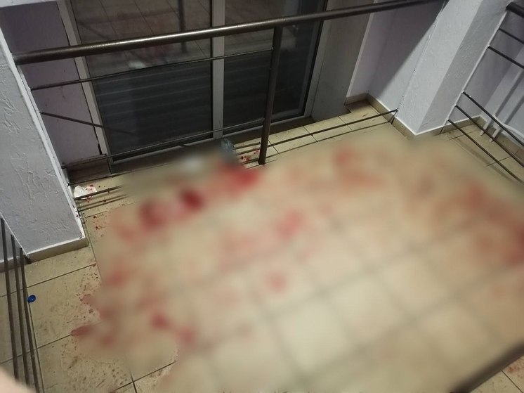 Соцсети: в Ноябрьске парень попал в больницу с ножевым ранением