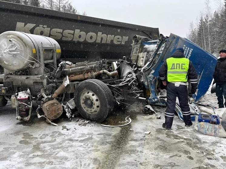 Три человека пострадали в массовой аварии на трассе Екатеринбург – Серов