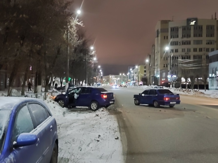 После аварии в Твери «ВАЗ» оказался на встречной полосе