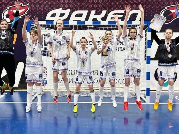 Девушки из Ноябрьска представят Ямал на Всероссийских соревнованиях по мини-футболу