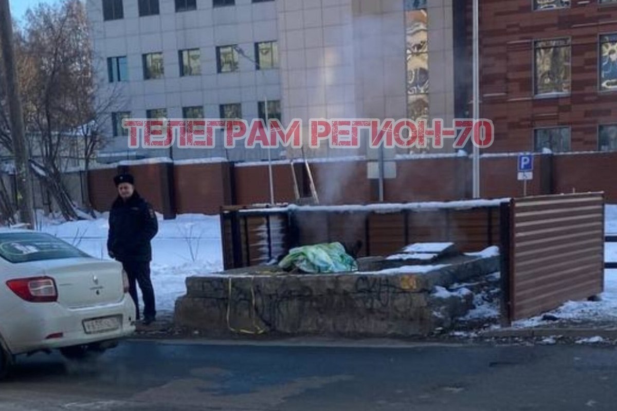 Не похож на бомжа и алкоголика»: в Томске из коллектора дома извлекли тело  мужчины - МК Томск