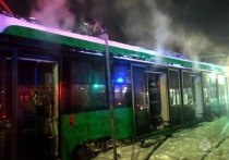 В Челябинске рано утром вспыхнул трамвай, который был битком набит пассажирами