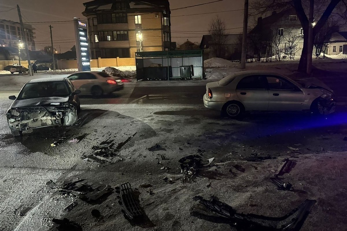 В Воронеже две женщины пострадали в лобовом столкновении автомобилей - МК  Воронеж