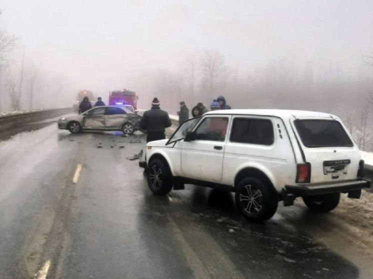 В Хвалынском районе три человека пострадали в ДТП