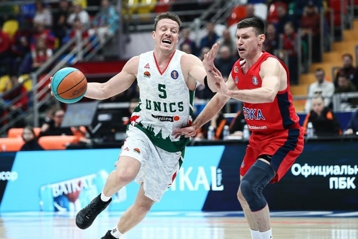 Армейцы провалили концовку встречи.