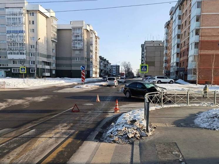Двое детей пострадали в ДТП в Иркутске за неделю