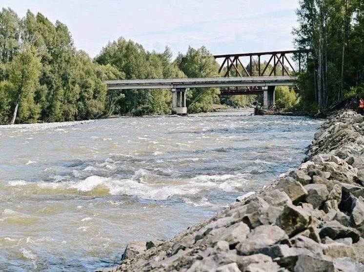 В Бурятии дамбу на реке Холодная ждет капремонт