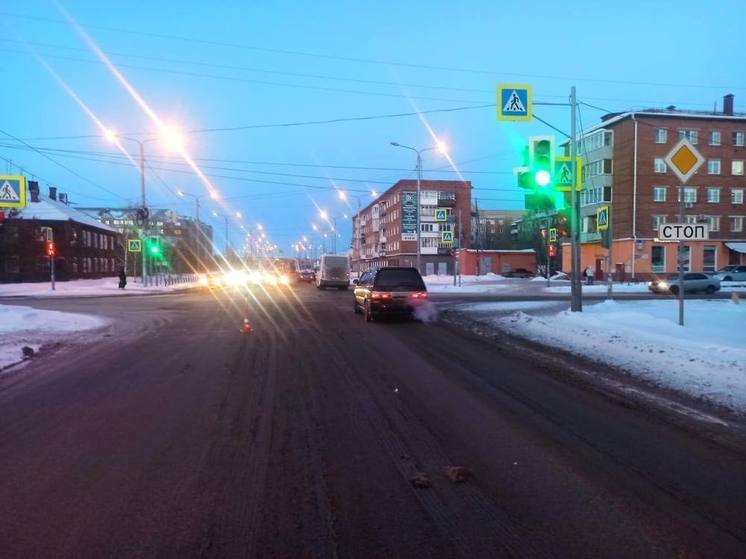 В Омске автомобиль Volvo сбил сразу двух пешеходов на «зебре»