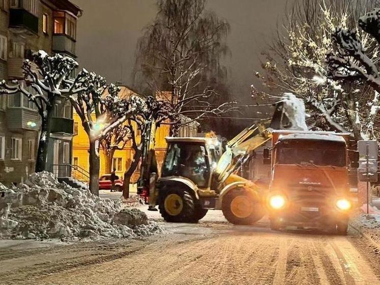 Житель Рязани похвалил ночную уборку снега в городе