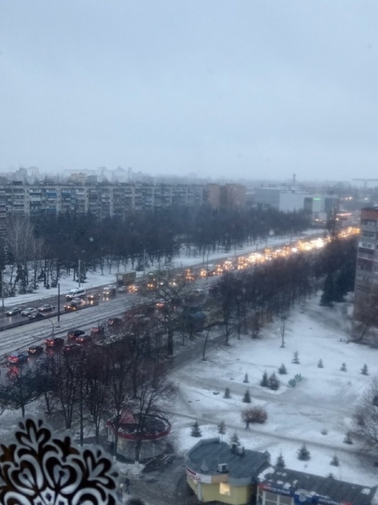 В Курске из-за ДТП образовалась большая пробка на проспекте Кулакова