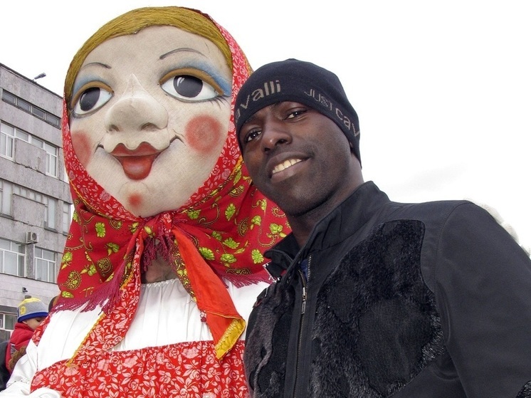 Африканец раскритиковал жалующихся на бедность россиян, перечислив имеющиеся в нашей стране возможности