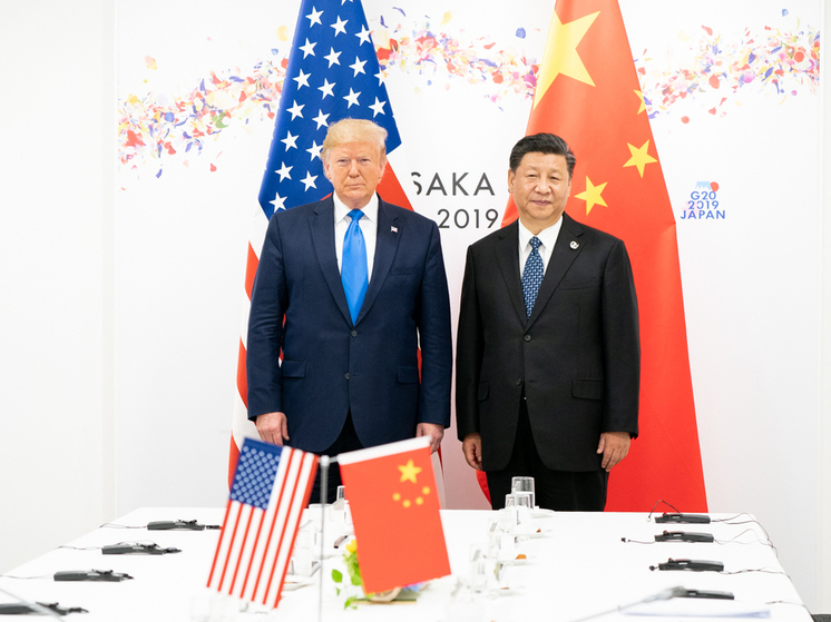 Трамп похвалил председателя КНР Си Цзиньпина