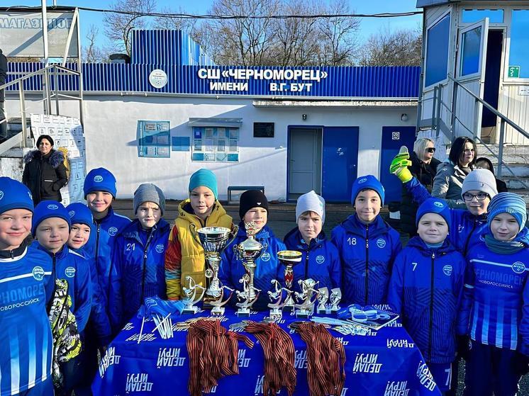 В Новороссийске прошли детские соревнования по футболу «Бескозырка-2024»