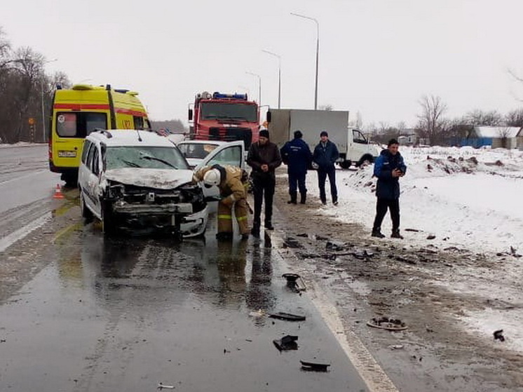 В Курской области в ДТП пострадал 37-летний водитель Volkswagen Golf