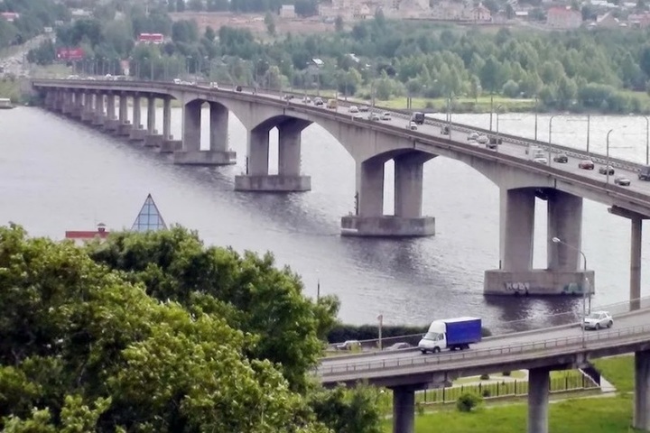 Костромским водителям пообещали ровное покрытие на мосту через Волгу уже этим летом